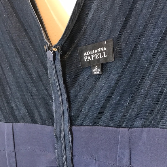 Adrianna Papell Gray V-Neck Dress Size 10 - Picture 7 of 9